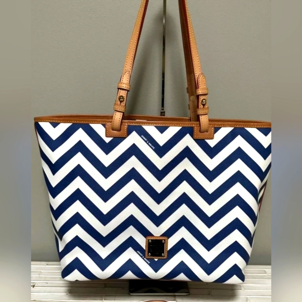 Dooney & Bourke Signature Logo Navy Chevron Vachetta Leather Large Shopper Tote.